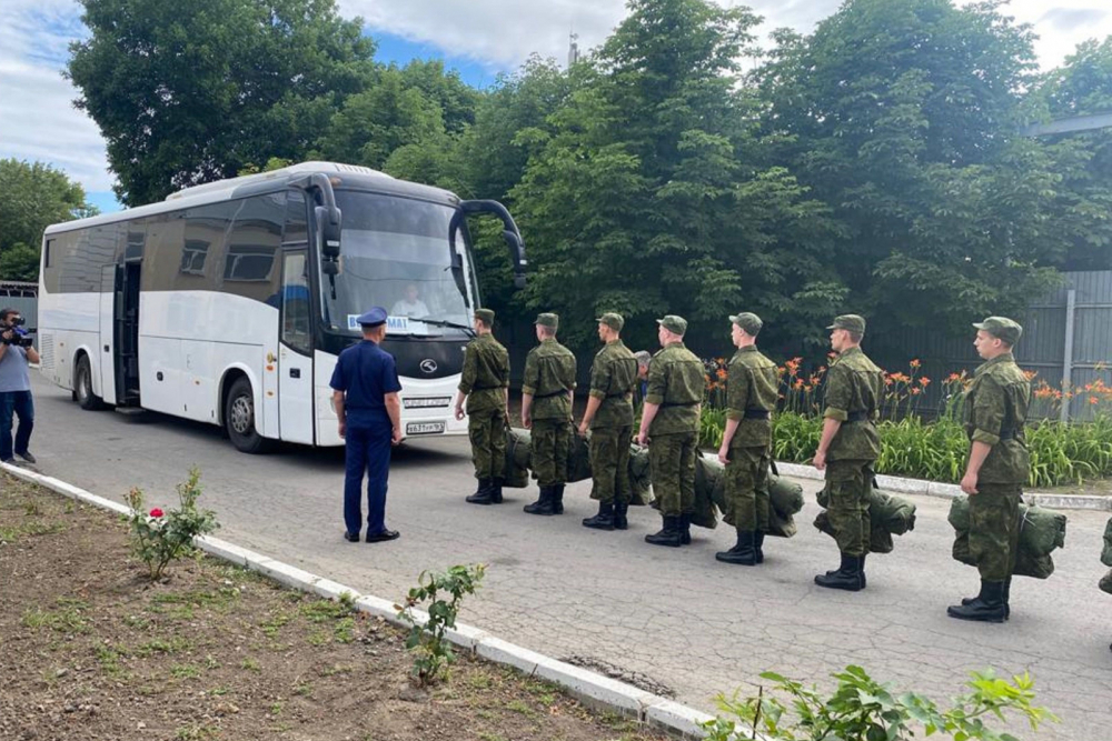 О запрете на выезд за пределы региона для запасников рассказал военком Ростовской области