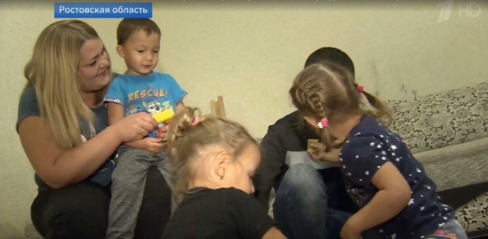 Власти Новочеркасска купили многодетной семье непригодную для жилья квартиру