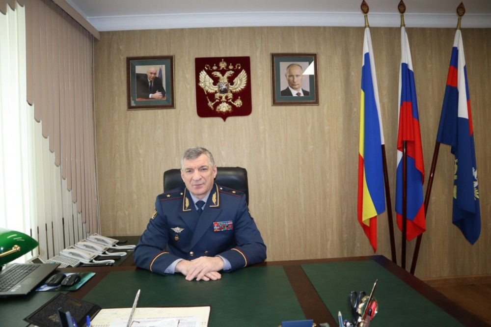 Арестованный ростовский генерал  Даххаев сидит в «одиночке», смотрит телевизор и ни на что не жалуется