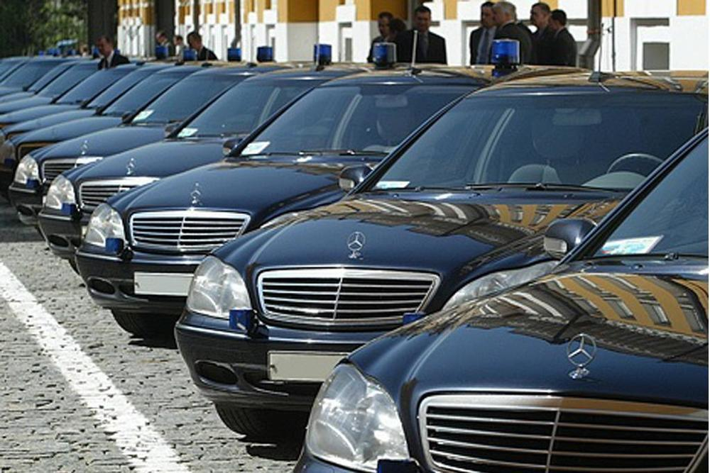 35 млн рублей потратит Заксобрание Ростовской области на аренду машин для депутатов