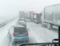 Трассу М-4 «Дон» в Ростовской области сковали многокилометровые пробки из-за снегопада