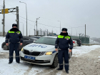 В Ростовской области полицейские помогли беременной женщине выбраться из снегопада 