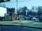 Страшное столкновение легковушки с микроавтобусом произошло на Западном в Ростове