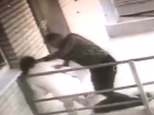 Вернулся отомстить: попытка убийства женщины попала на видео в Ростове
