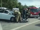 Жуткое столкновение отечественного автомобиля и иномарки в Ростове попало на видео