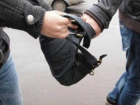 Набитой деньгами сумки лишился мужчина после случайной встречи с незнакомцем в Ростове