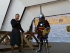Фестиваль средневековой культуры нарядил ростовчан в доспехи и заставил взяться за мечи на видео