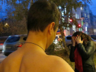 Сексуальный извращенец принялся набрасываться сзади на девушек в центре Ростова