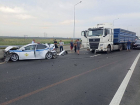 В Ростовской области патрульная машина ДПС попала под грузовик