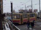 Еще один сошедший с рельс трамвай перекрыл проезд в Ростове