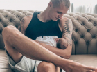 Бритые ноги футболиста Тарасова взволновали подписчиков больше, чем его новорожденная дочь от ростовчанки Насти Костенко