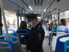В Ростове из-за нарушения масочного режима временно приостановили работу 227 автобусов