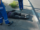 Мужчина умер на глазах у десятков прохожих посреди улицы в Ростове