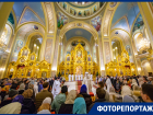 Рождественскую службу в главном храме Ростова посетили Алексей Логвиненко и Иван Саввиди