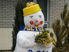 Очаровательный снеговик Красава поздравил милых девушек с 8 марта в Ростове