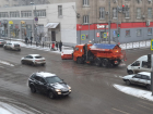 Ростовчанам рассказали, куда обращаться в экстренных ситуациях из-за выпадения снега