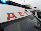 Женщина погибла, двое детей пострадали в перевернувшемся на трассе кроссовере в Ростовской области