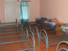 В переполненных палатах под присмотром воспитателей без документов отдыхали дети в лагерях Ростовской области
