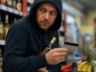 Ростовчанин нашел чужую карту, устроил алкогольный шопинг и попал под уголовку