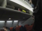 В Ростове пенсионер устроил дебош на самолете из-за просьбы надеть маску