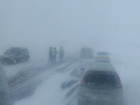 Движение на пяти популярных у автолюбителей ростовских трассах блокировала снежная метель