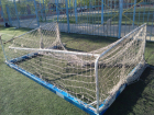 Футбольные ворота упали на семиклассника около гимназии в Ростове