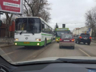 В Ростове водитель автобуса обгонял «конкурента» по встречной полосе