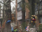 Жуткое кладбище домашних игрушек устроил за заднем дворе многоэтажки житель Ростова