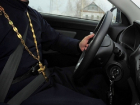 Священник из Ростовской области стал жертвой "иномарочного" мошенника в Адыгее