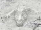 Вылупившийся из снега сказочный дракон сделал утро «заспанным» жителям Ростова