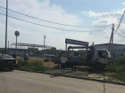 Бойцы ОМОН вновь окружили заблокированные рынки под Ростовом