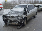 Серьезные травмы в лобовом ДТП на встречке получили водитель и молодой пассажир ВАЗа под Ростовом