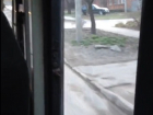 Опасная поездка в маршрутке Ростова с открытой дверью и "выпадающими пассажирами" попала на видео