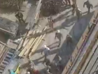 Около 30 человек устроили драку на стройке в Ростове