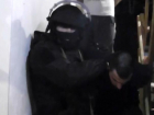 На Дону спецназ задержал банду, незаконно обналичившую миллиард рублей