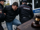 Пьяный мужик ударил полицейского коленом в пах в Ростове и получил условку