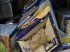 Жирных белых червей на пачке детского питания нашла покупательница "Магнита" в Ростове на видео
