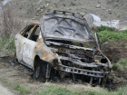 В сгоревшей машине в Батайске пожарные обнаружили труп