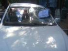 Кирпичом с сатанинской запиской разбили автомобиль ростовской активистки