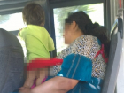 Женщина шокировала пассажиров ростовской маршрутки голым ребенком  