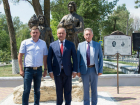 Президент Молдовы Игорь Додон открыл в Волгодонске первый в истории памятник дружбы российского и молдавского народа