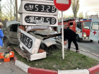 В Ростове пьяный водитель легковушки протаранил табло на АЗС