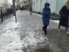Власти Ростова объяснили, почему тротуары плохо почищены от снега