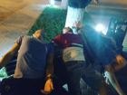 Уснувшие на лавочке в «неудобных позах» зарубежные болельщики развеселили жителей Ростова