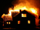 В пылу ссоры женщина сожгла дом соседки в Ростове