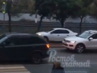 Объехавшего пробку по тротуару водителя на видео ростовчане предложили отправить на «Идиотен-тест»