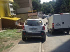 "Инвалид на всю голову" по-хамски припарковал машину на тротуаре в Ростове