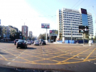 Ростовский водитель требует установить на перекрестках светофоры с обратным временным таймером для "вафельниц"