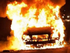 Неожиданно вспыхнувший микроавтобус сгорел дотла в Ростовской области