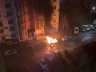 Ночью неизвестный поджег машину на Западном в Ростове 